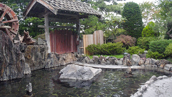 A very traditional looking outdoor onsen (hot spring) in Japan.