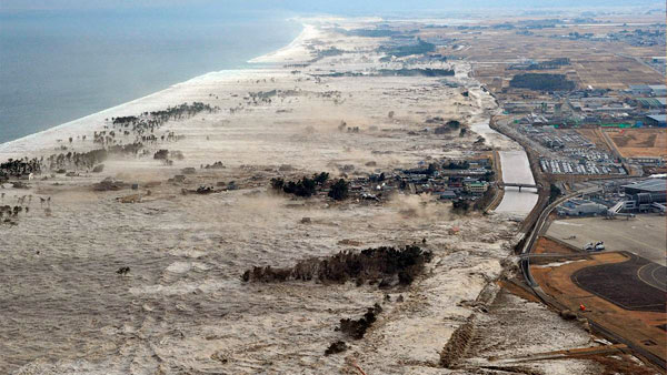 Aerial photo of the 2011 Tōhoku tsunami
