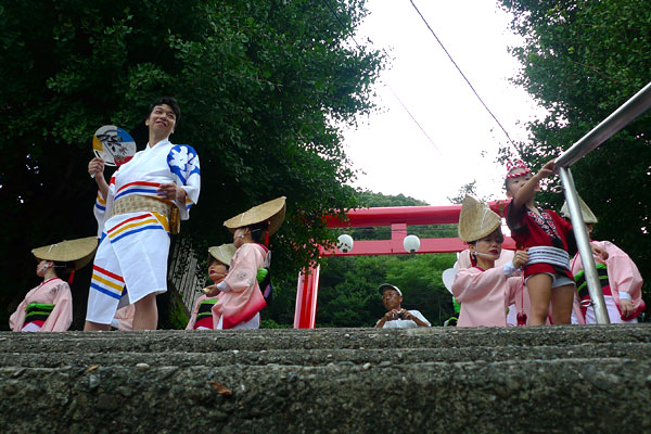 Awa Odori dancers prepare