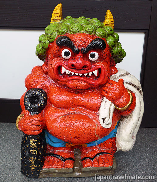 An "ushi-oni" statue