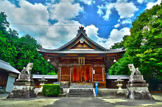 A local temple in Toyota city, Aichi.
