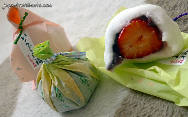 Mochi with Anko and Strawberry