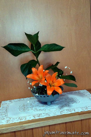 Ikebana - Japanese flower arranging