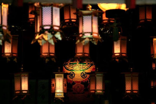 Lanters inside Ryozen-ji Temple