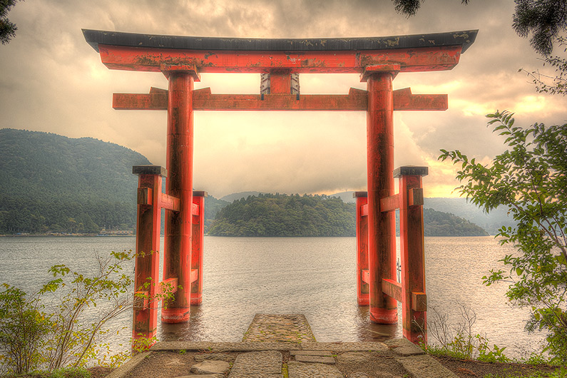 Hakone Shrine: Torii gate on the water (The Torii of Peace 「平和の鳥居」) of Lake Ashi (HDR Photo)