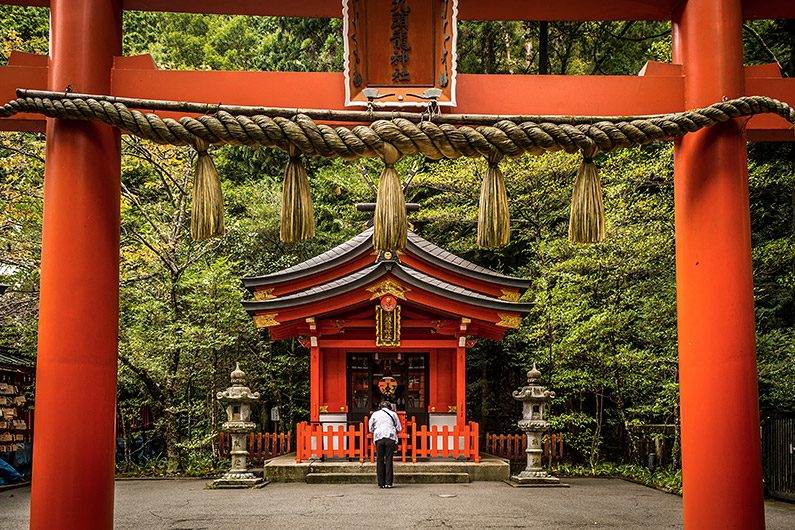 Shrine of the 9 Headed Dragon 「Kuzuryū-jinja 九頭龍神社」 at Hakone Shrine