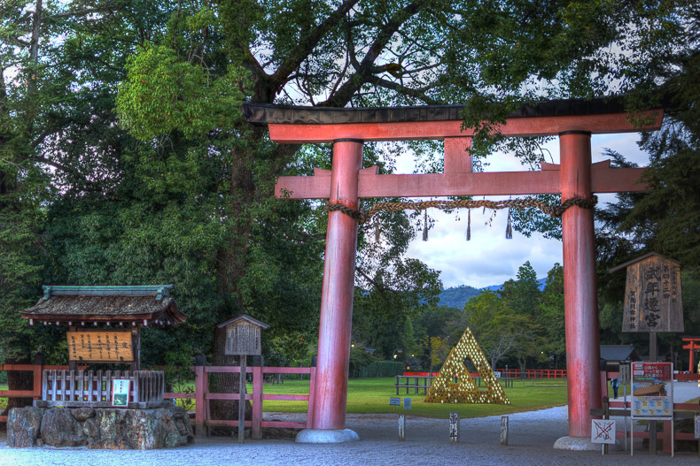 Main entrance to Kamigamo-jinja: First shrine gate 「Ichi-no-torii」 (HDR Photo)