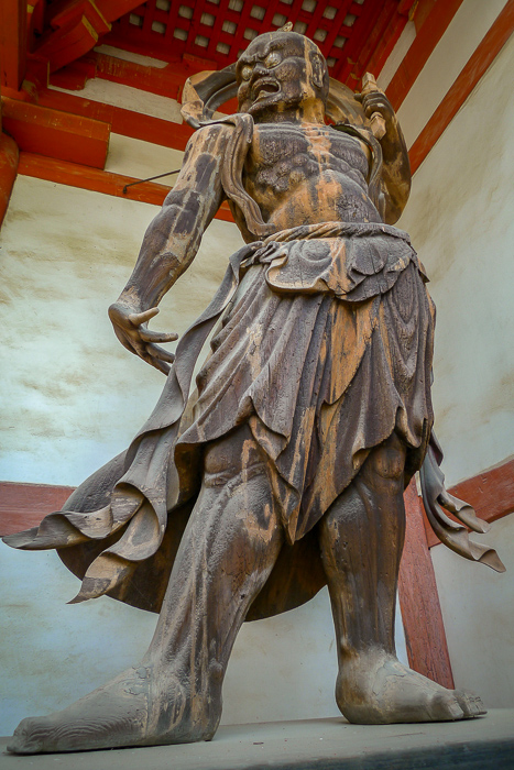 Nio statue inside the Nio-mon gate (right side) at Daigo-ji in Kyoto