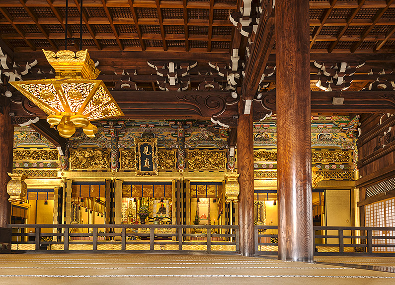 Nishi Honganji: Buddha Hall (amida-do) gold covered interior (HDR Photo)
